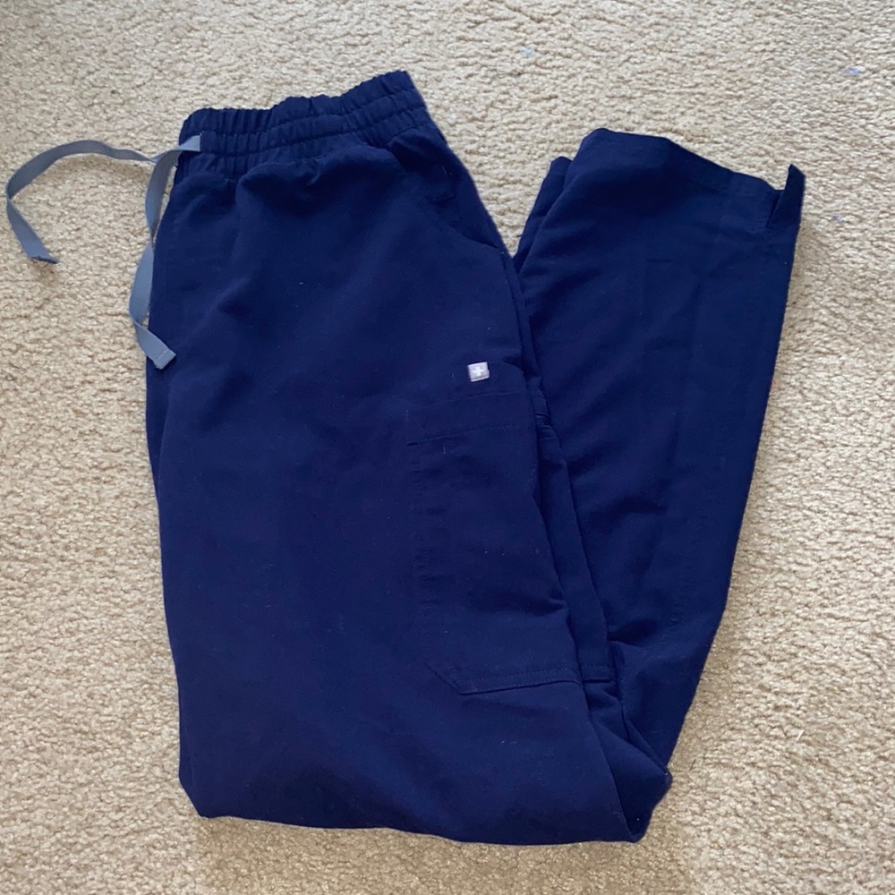 skinny leg scrubs in medium tall